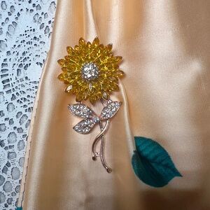 NEW ✨Yellow Crystal Sunflower Brooch Pin